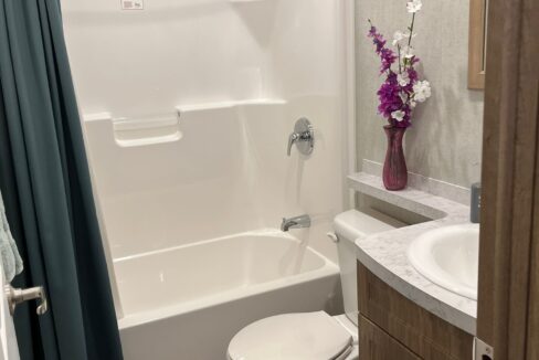 Kingfisher-bathroom