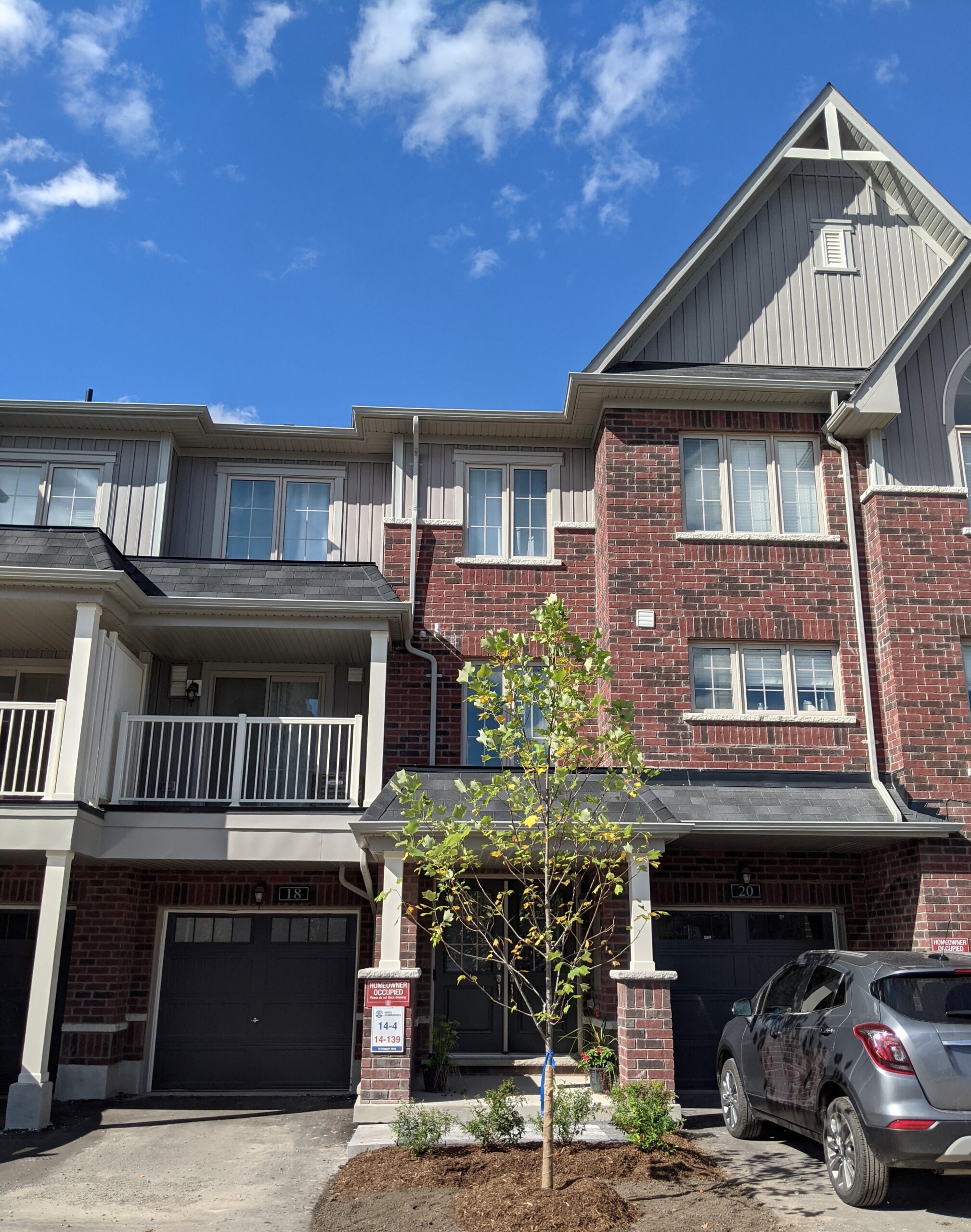 Stunning Modern Townhouse for Rent in Whitby! ListedBySeller.ca